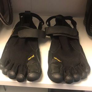 Black Vibrams great condition